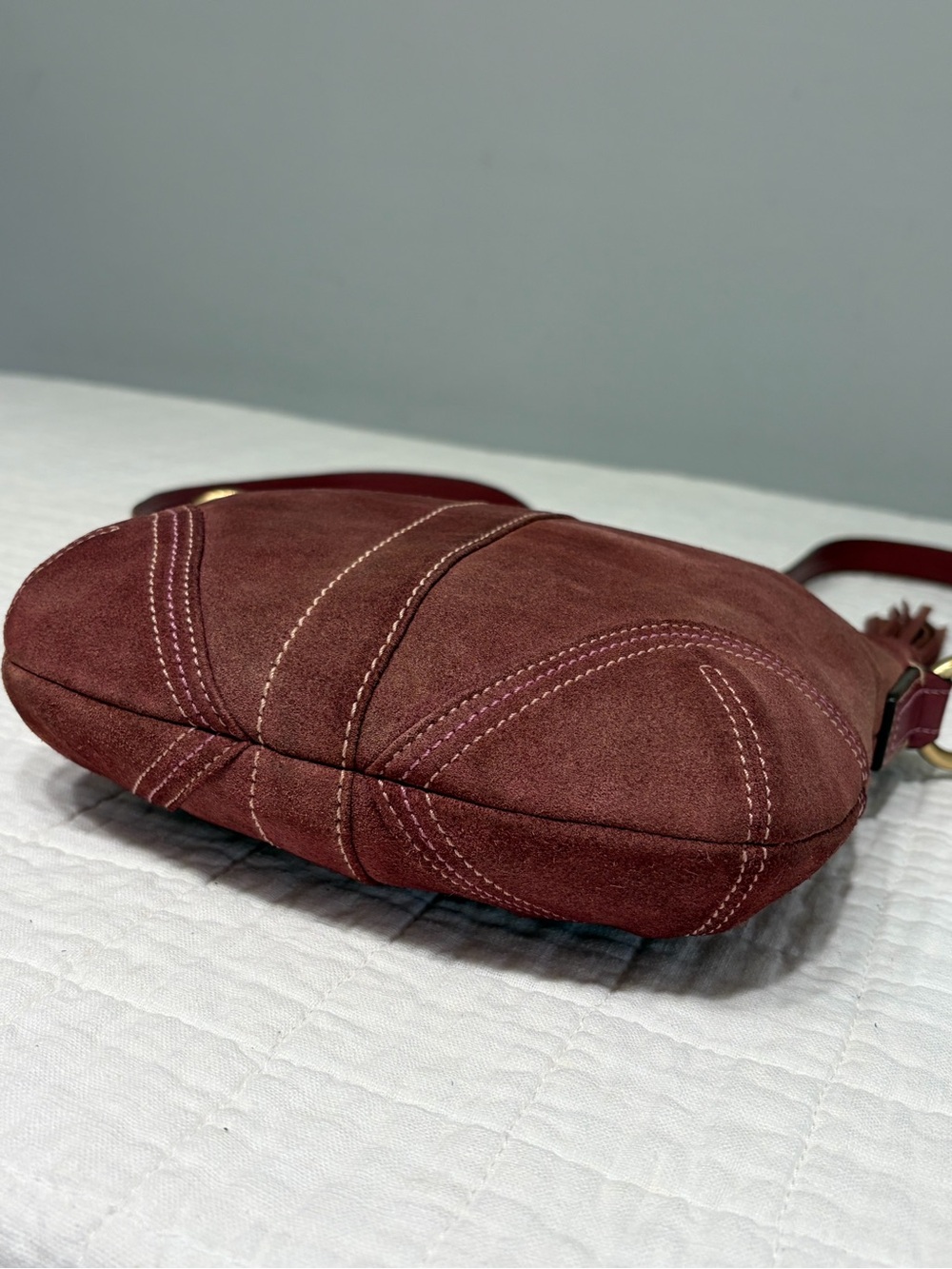 Vintage Coach Soho Suede Swing Pack Crossbody Bag in Wine/Burgundy Color - Picture 8 of 16